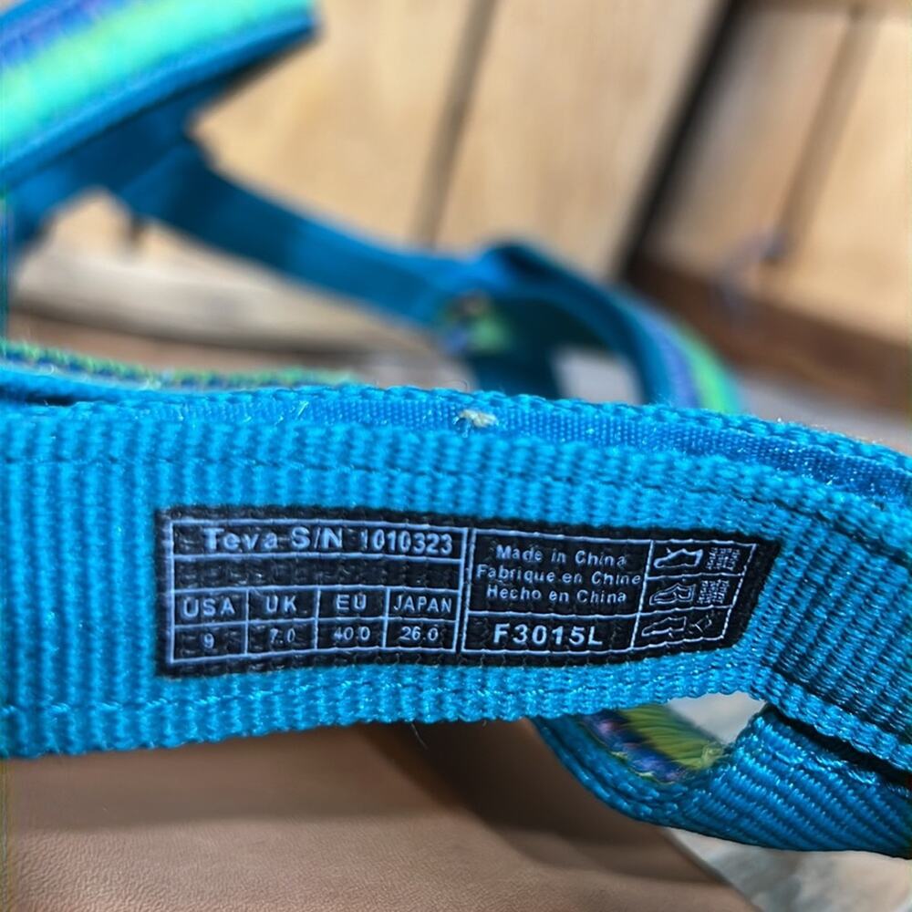 Teva Original Universal Blue Green Ombré Stripe Adjustable Sandals Womens Size 9 - Picture 12 of 12